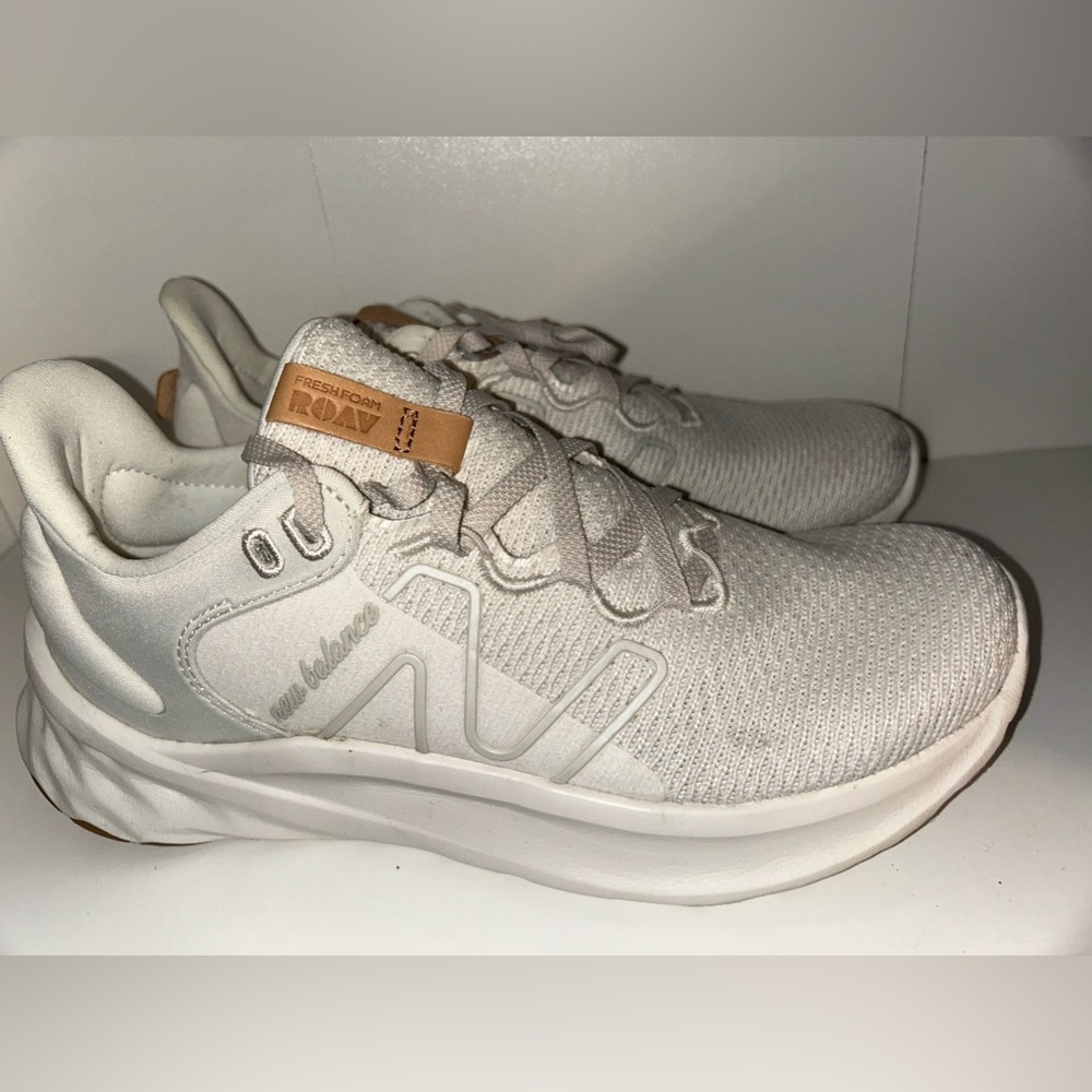 New Balance Shoes Womens Fresh Foam Roav V2 Running Sneakers